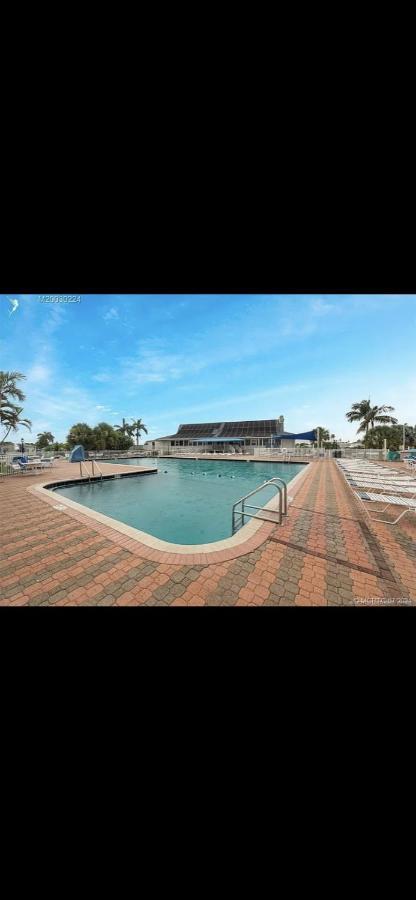 הוילה ג'נסן ביץ' Ocean Star 533 Nettles Blvd מראה חיצוני תמונה